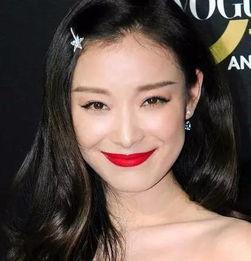 化妆明星网红是谁啊,她是如何成为美妆界新宠的？