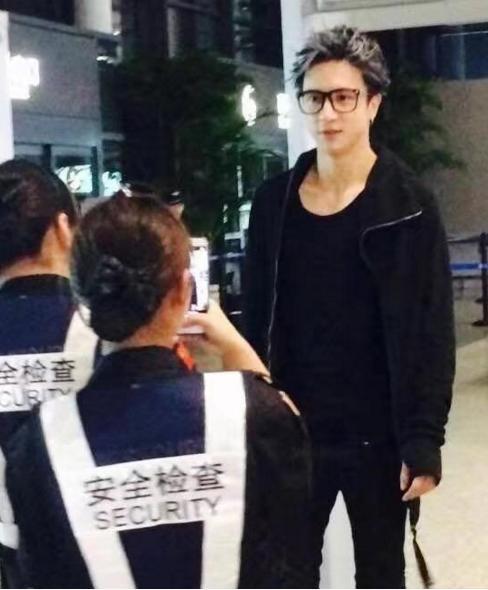 明星网红娶粉丝叫什么,一场跨越次元的婚姻传奇
