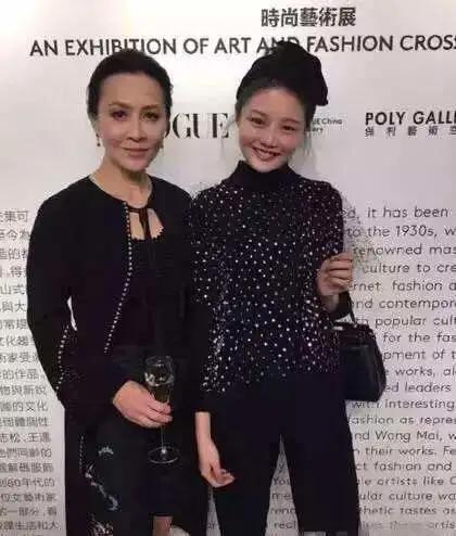 周扬青明星网红差别,明星与草根的差异化生活揭秘