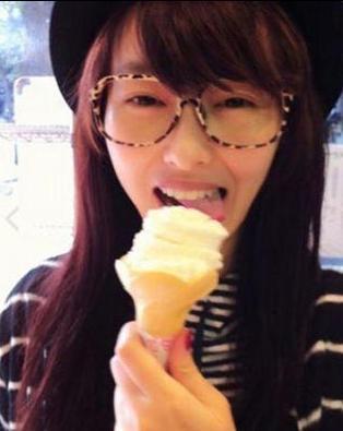 明星网红吃辣粽视频,明星网红挑战吃辣粽，辣度大揭秘！