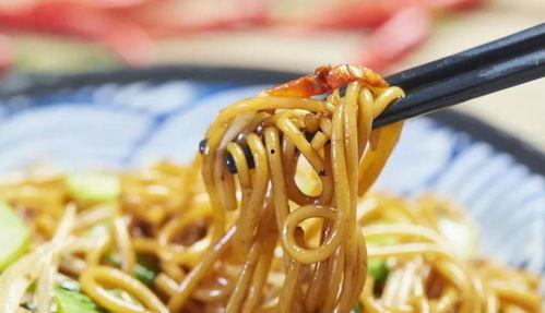 明星网红吃南昌炒粉视频,美味瞬间引爆味蕾